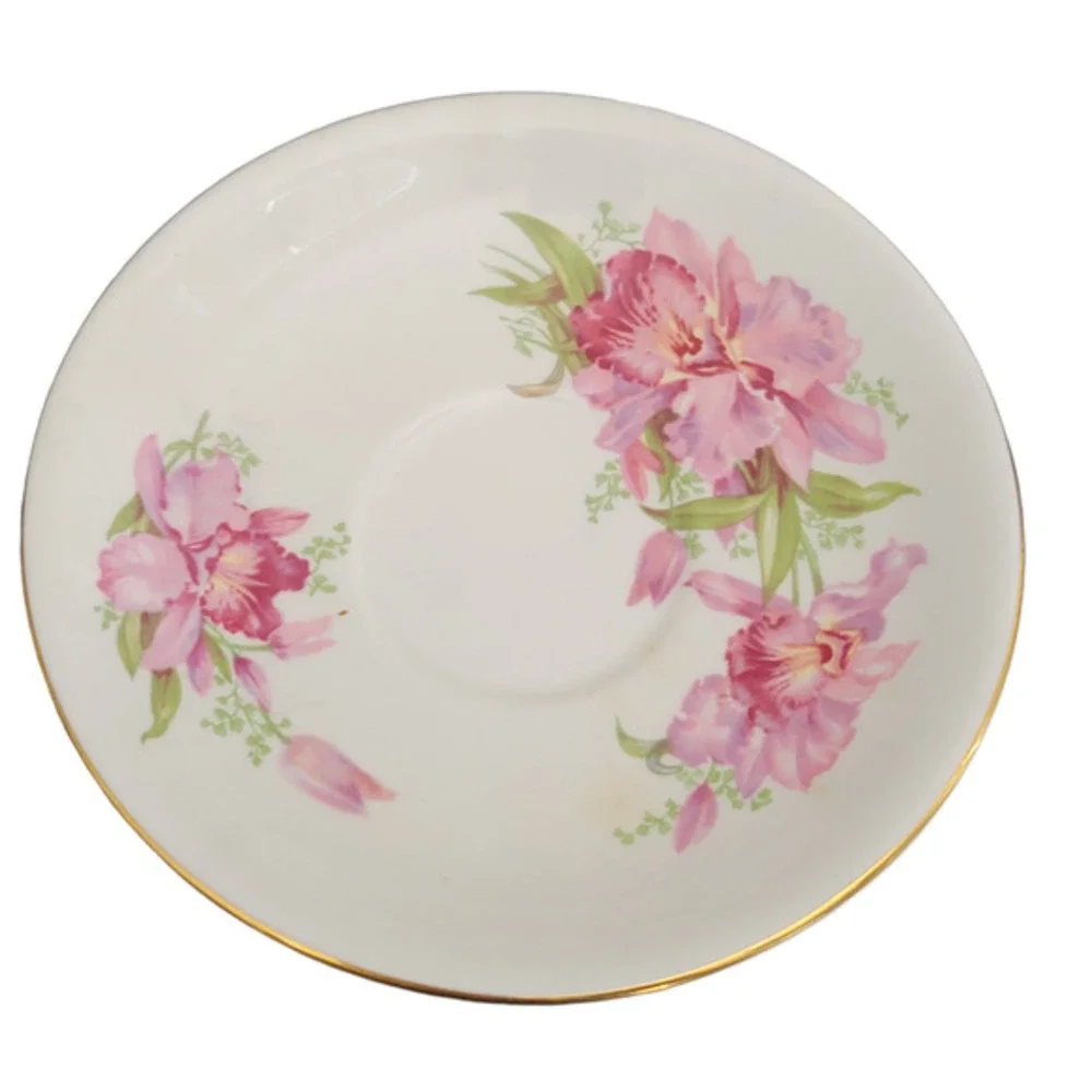 Vintage MCM 1960s Windsor Bone‎ China Tea Cup and Saucer England Gold Trim